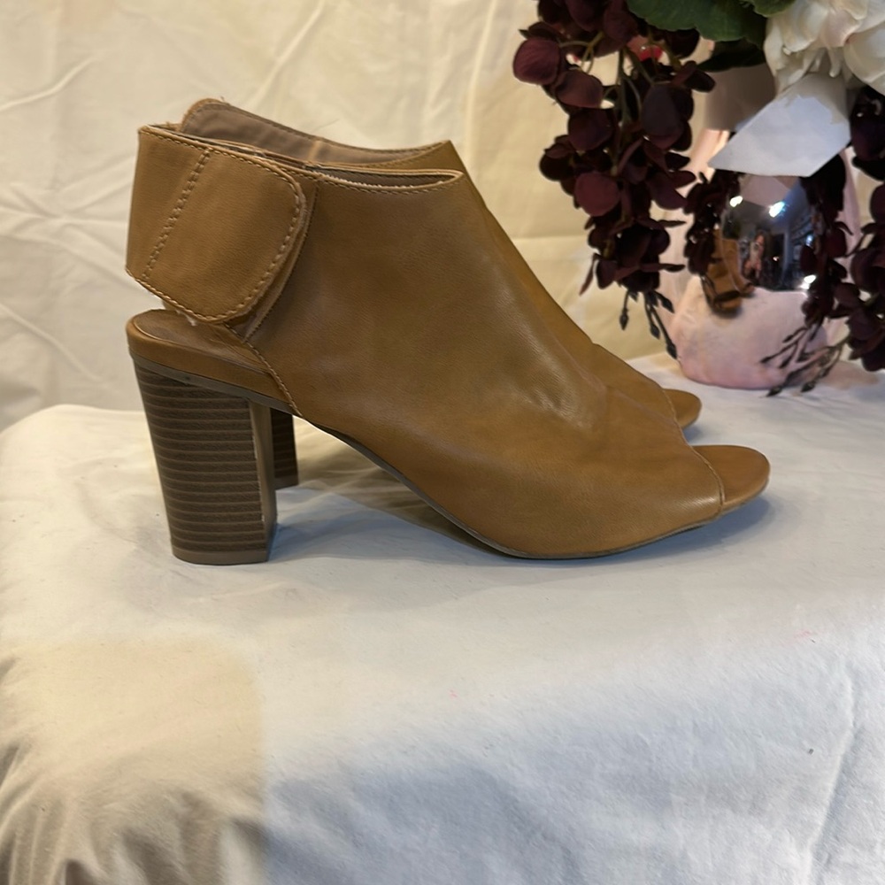 Women's sandals